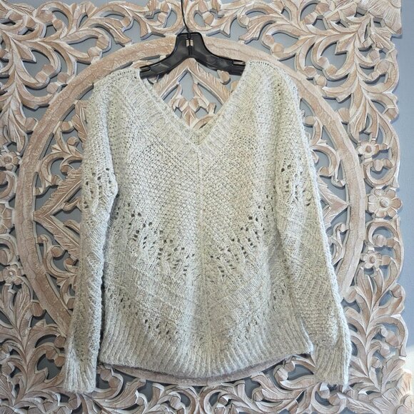 Maurices Sweaters - Maurices super soft oatmeal v-neck sweater size medium